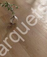 Parquet in rovere Berti Essential Duna dalla tonalità calda e naturale
